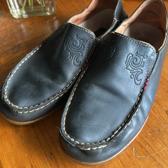 Olukai Nohea nubuck black leather convertible slip on loafer/shoe. Size 7.5 - Picture 4 of 9